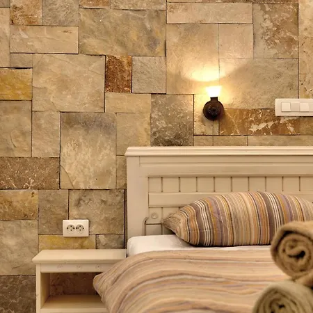 Mike Πανσιόν 4*