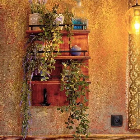 Πανσιόν Mike Μόσταρ