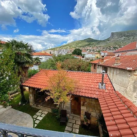 Mike Πανσιόν Μόσταρ